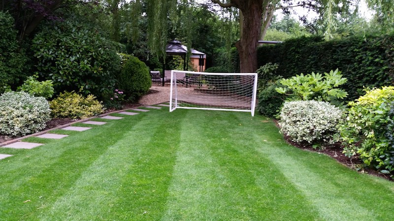 Hard and soft landscaping in Hampstead gardens saburb