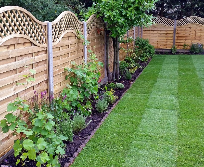 wooden garden fencing ideas, pirsford panel with covex top