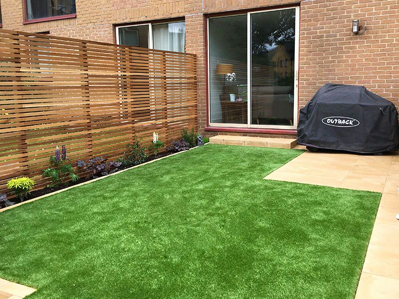 Red Cedar slated fencing, Central London