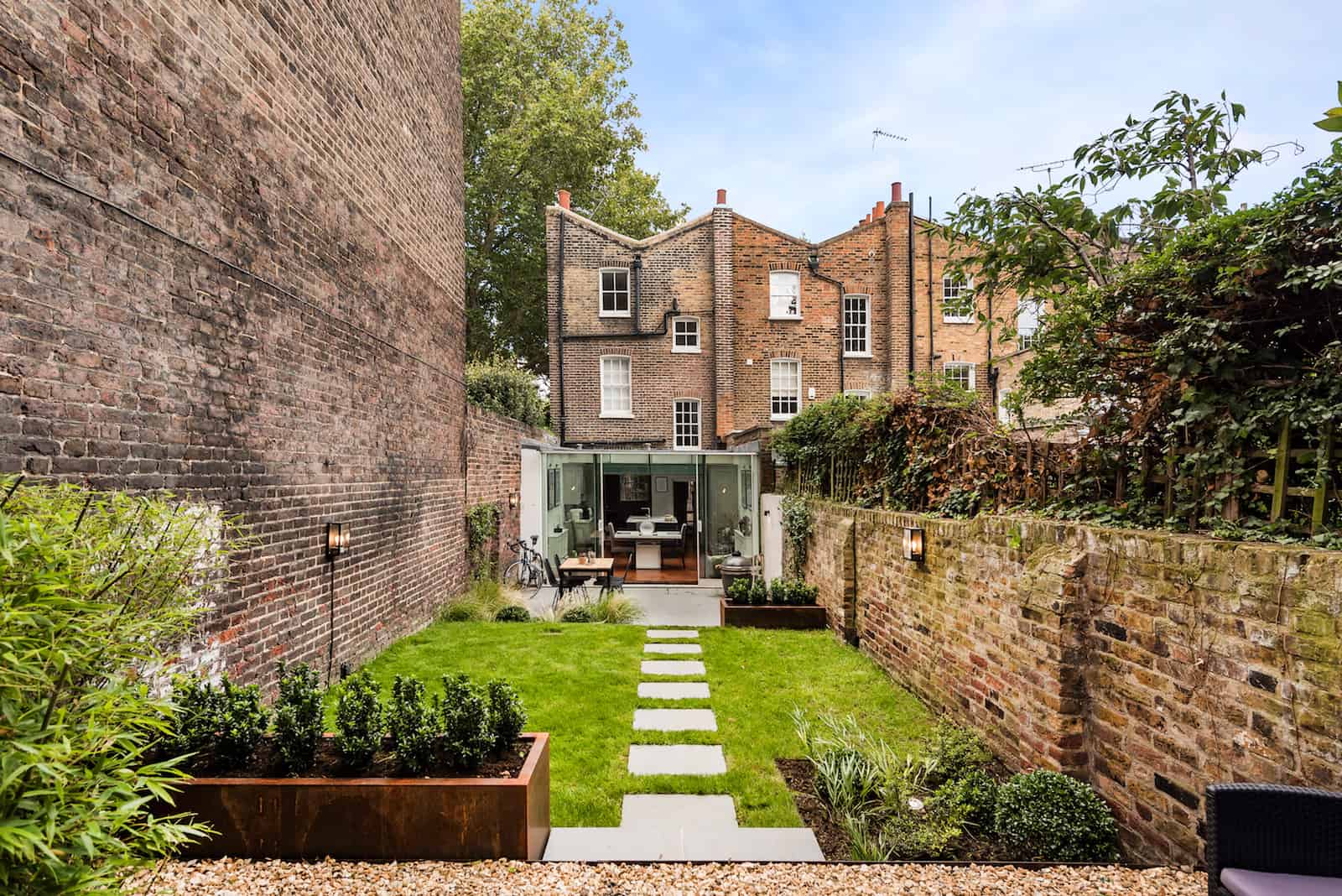 Stepping stones and new lawn inspiration in islington