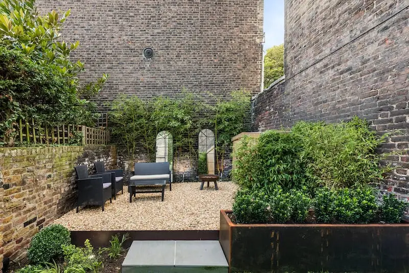 outside living rooms image
