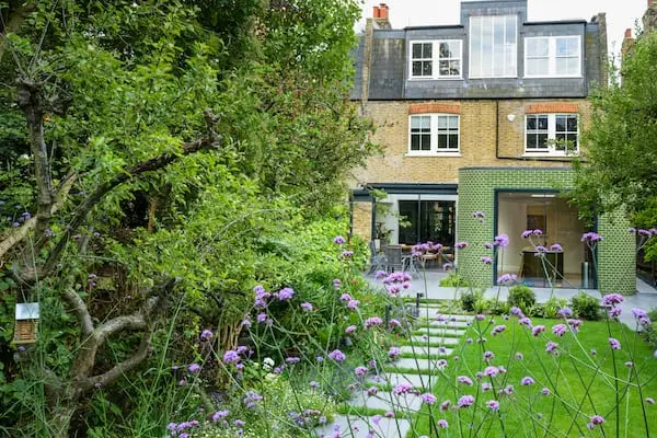 summerhouse garden west hampstead stepping stones