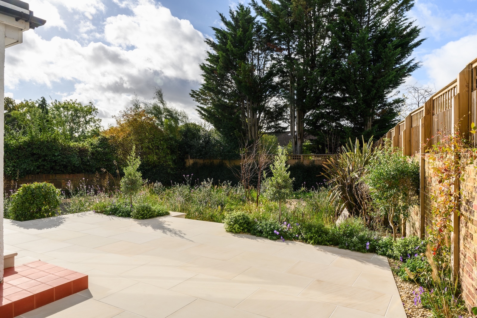 Nature Garden Winchmore Hill-Featured Image - 9040